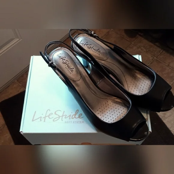 NWT Stride Rite Sling Backs - Picture 6 of 13